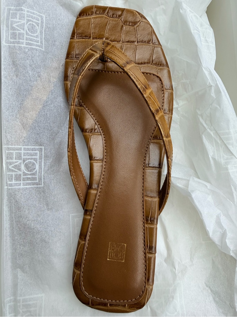 TOTEME Croc-effect leather flip flops Caramel croco thong Sandals size 37